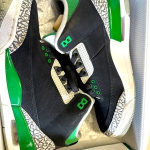 Lightly used Air Jordan 3 Retro Black/Pine Green Silver White Size 10